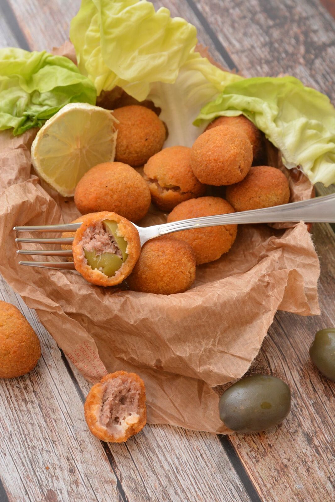 Olive all'ascolana fritte, il cuore del fritto misto all'ascolana