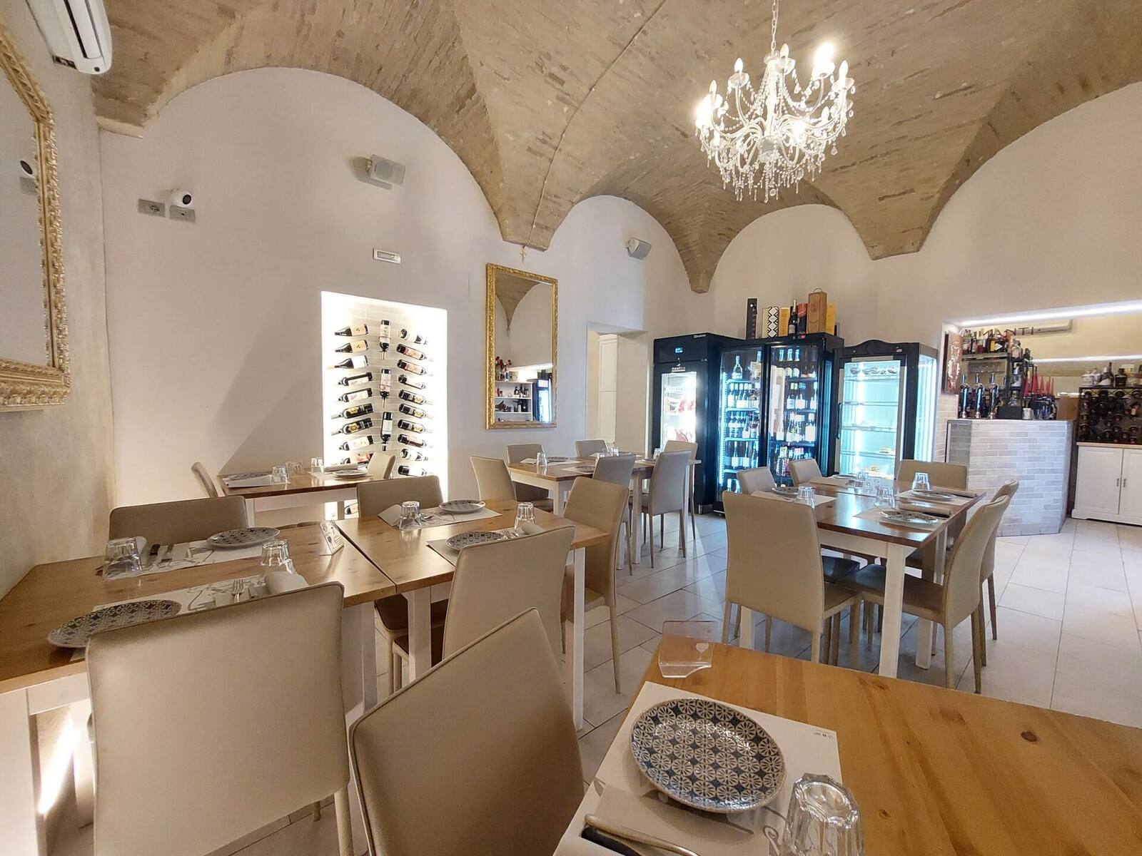 Sala con volte dell'Osteria Anno Mille